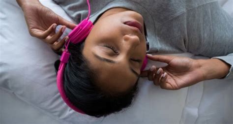 Want Improved Focus and Better Sleep? Try Binaural Beats (Playlist Inside)