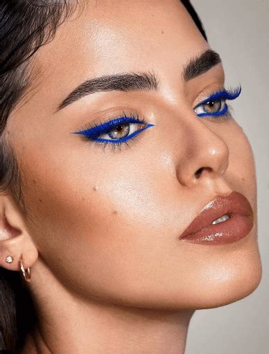 Best Blue Eyeliner Looks - 10 Ways To Try Them - MyGlamm