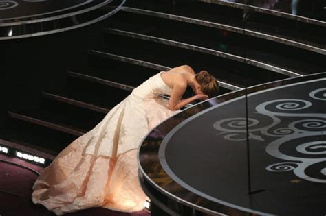 Oscars 2013: "Best Actress" Winner Jennifer Lawrence Takes a Tumble