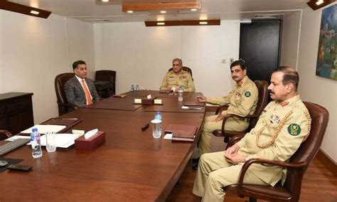 Army chief visits ISI headquarters, briefed on 'internal security' by Lt Gen Faiz: ISPR - DAWN.COM