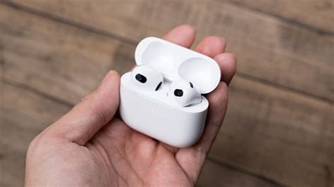 How to Know If Your AirPods Are Charging