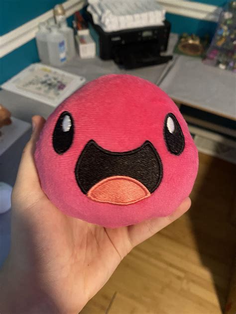 I made a pink slime plush! : r/slimerancher