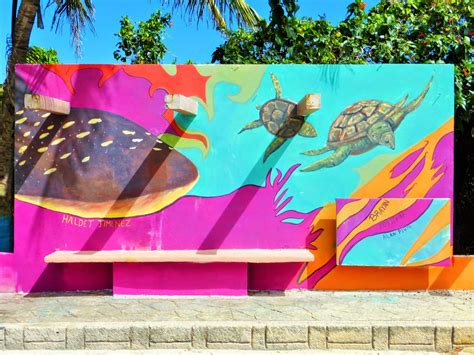 Life's a Beach!: Pretty Murals Everywhere