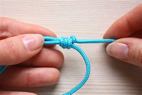 Barrel Sliding Knot - DIY Tutorial - | Knots diy, Sliding knot, Sliding ...