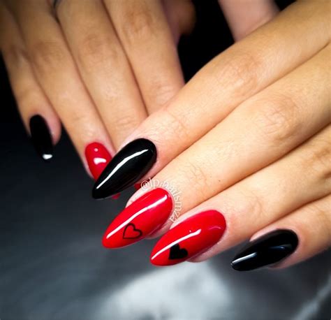 Detalle 45+ imagen diseño de uñas acrilicas rojo y negro - Thptnganamst ...