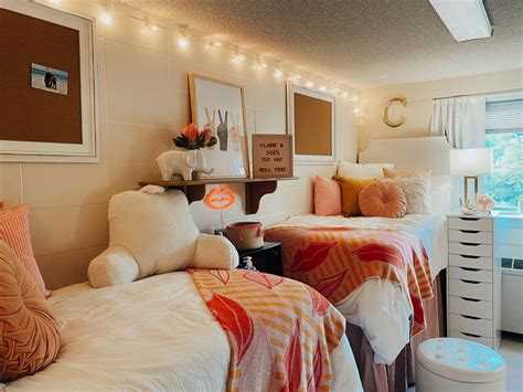 Tutwiler dorm at Alabama | Cozy dorm room, Dorm room colors, Dorm room styles