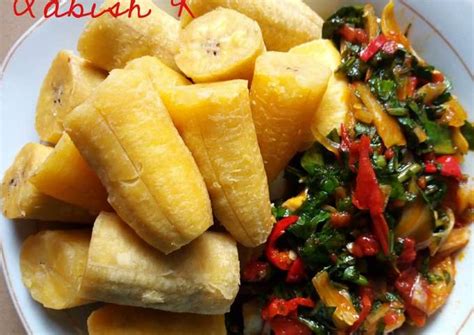 Unripe plantain with vegetable sauce Recipe by Tonia Ugochukwu Bishop - Cookpad