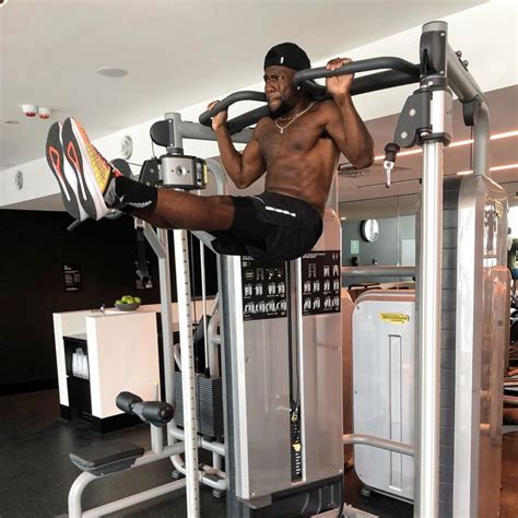 Nothing can keep Kevin Hart out of the gym | Page Six