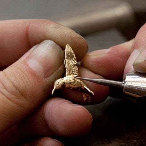 Hummingbird Charm 9 Carat Yellow Gold in Fairtrade Gold | Кольца своими руками, Ювелирные ...