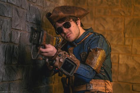 This Fallout Cosplay Has Us Standing By - GameSpot