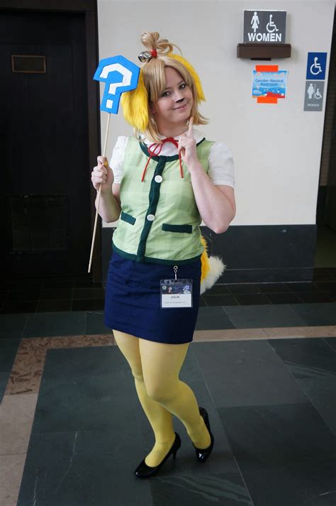 Animal Crossing: Isabelle Cosplay | Cosplay outfits, Cosplay characters, Cosplay