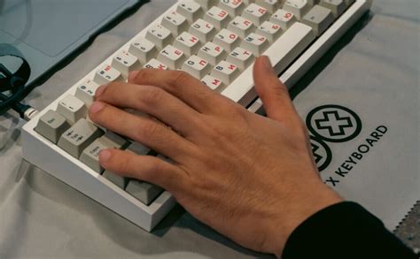 Is Mechanical Keyboard Better for Typing? | Helvetica Forever