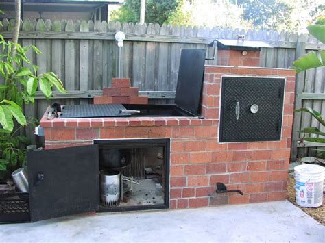 Barbecue & smoker en pierre | Backyard bbq pit, Brick bbq, Brick grill