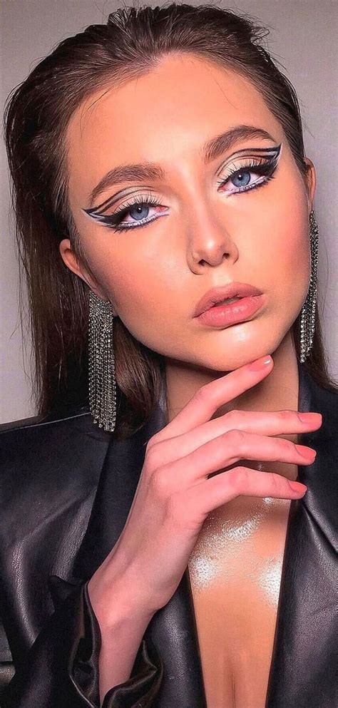 50 Gorgeous Makeup Trends to Try in 2022 : Euphoria Graphic Lines I ...