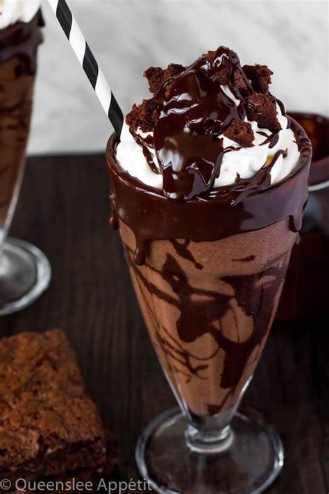 Brownie Milkshake ~ Recipe | Queenslee Appétit | Recipe | Yummy food dessert, Brownie milkshake ...