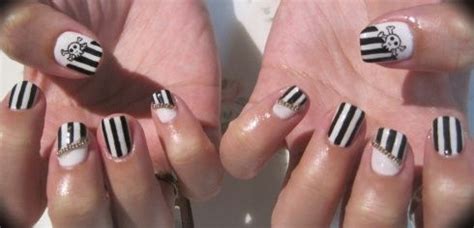black white stripes and skull Flame Nail Art, Black White Stripes, Beauty Nails, Flames, Hair ...
