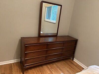 1900-1950 - 3 Piece Bedroom Set