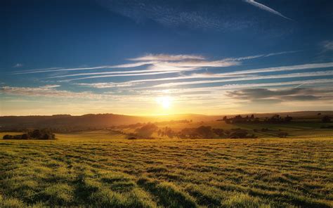 Atardecer en un campo Fondo de pantalla ID:1808