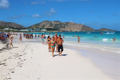 Saint Martin and Sint Maarten travel guide | Globe Spots