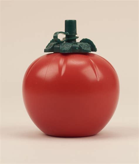 Classic Ketchup Bottle - A Nostalgic Novelty Dispenser