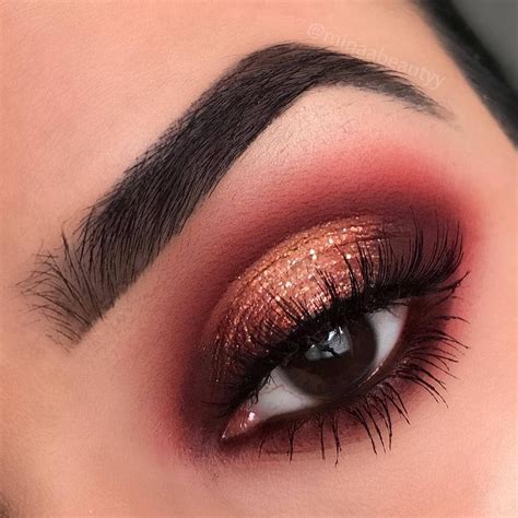 22+ FASCINATING SMOKEY EYE MAKEUP IDEAS 2019 | Smokey eye makeup, Maroon eye makeup, Red eye makeup