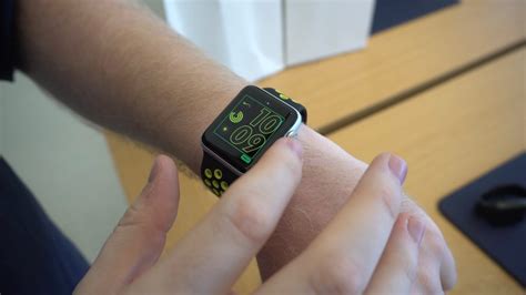 Hands-on: Apple Watch Nike+ special features in action ahead of October ...