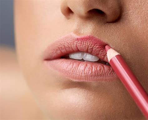 10 Lipstick Mistakes That Might Ruin Your Look | 10 lipstick mistakes that might ruin your look ...