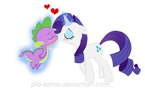 Spike and Rarity kissing | My little pony comic, My little pony rarity, Rarity and spike