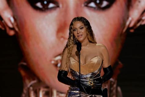 Beyoncé breaks all-time record for most award wins