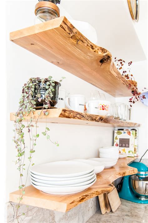 30+ Kitchen Floating Shelves Ideas – DECOOMO