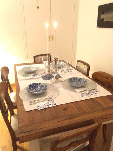 Mi casa preparada para amigos. Dining Table, Rustic, Blue, Furniture, Home Decor, Friends ...