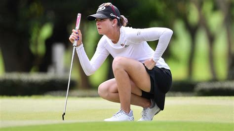 Gạt bóng tự tin như Paula Creamer