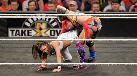 Female Pro Wrestling: Asuka vs Bayley - WWE NXT Takeover Brooklyn 2