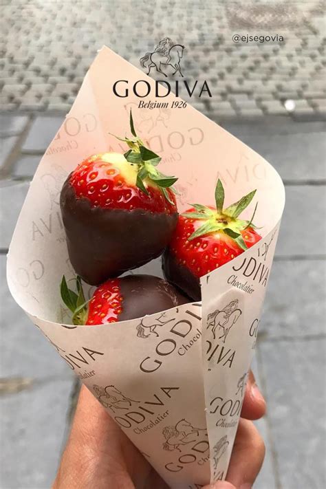 Godiva Chocolate Dipped Strawberries | Godiva Belgian Chocolate in 2023 ...