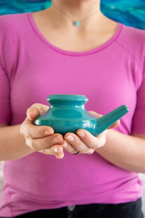 How and Why to Neti Pot (Plus DIY Neti Pot Solution Recipe) | Wholefully