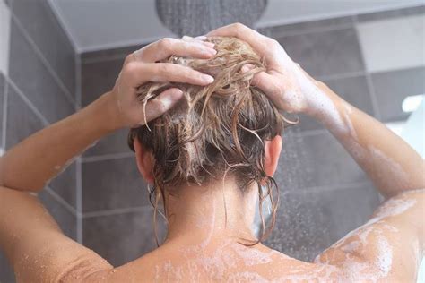 What to Do with Wet Hair After Shower - Tony Shamas Hair Salon & Laser