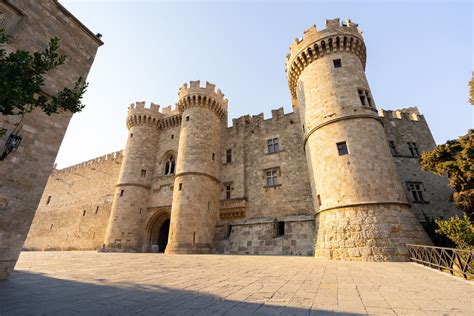 A tour of the medieval Old Town of Rhodes | Discover Greece