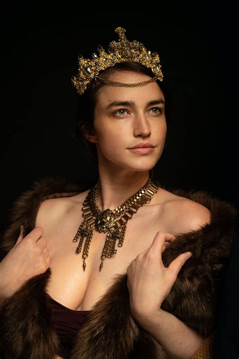 Model in Medieval Gold Crown and Necklace with a Fur Scarf on Her Shoulders · Free Stock Photo