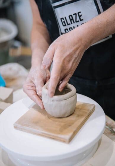 DIY Stoneware Clay Handbuilding | Online class & kit | ClassBento