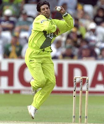 Wasim Akram is the Popular bowlar in this world. | Cricket players