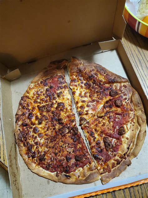 This pizza i got from little caesars : r/PizzaCrimes