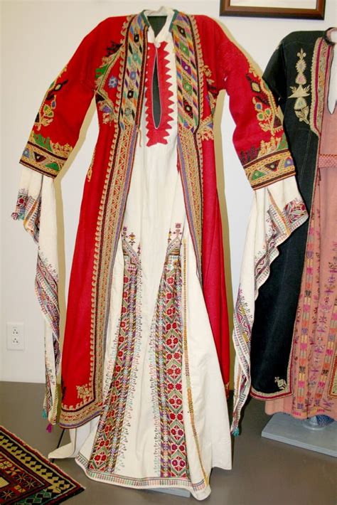 Syrian festive costume. Clothing style: early 20th century. | Syrian ...