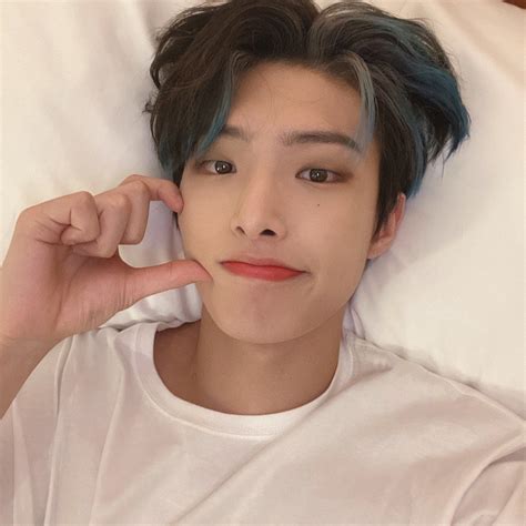 Song Min-gi, Songs, Going Seventeen, Kim Hongjoong, K Idols, South Korean Boy Band, Blue Hair ...