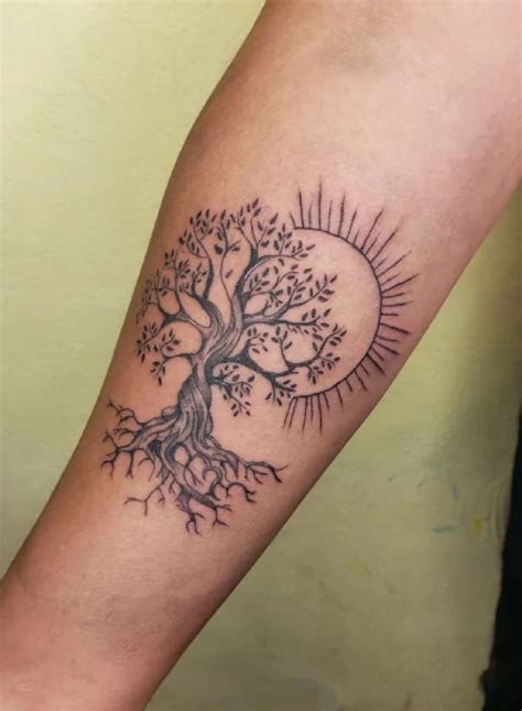 25 Women Tree Tattoo Ideas - Inspired Beauty