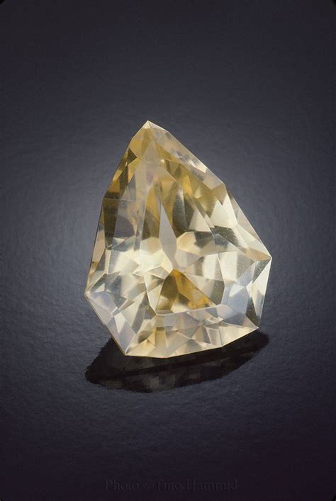 This gemstone is a lead sulfate, was first categorized as a mineral in 1783, comes from Morocco ...