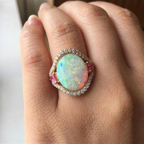 Falling for these amazing opals from @omiprive. This Australian is a ...