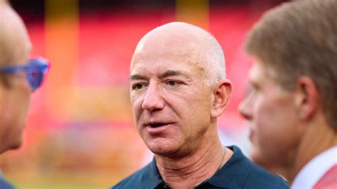 New report links Jeff Bezos to Commanders, Dan Snyder