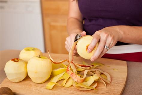 How To Peel Apples For Cooking And Baking