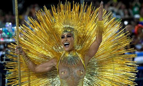 Rio carnival dancers sparkle in greatest show on Earth | Daily Mail Online