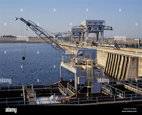 USA OREGON COLUMBIA RIVER McNary Hydroelectric Dam Columbia River Oregon USA Stock Photo - Alamy